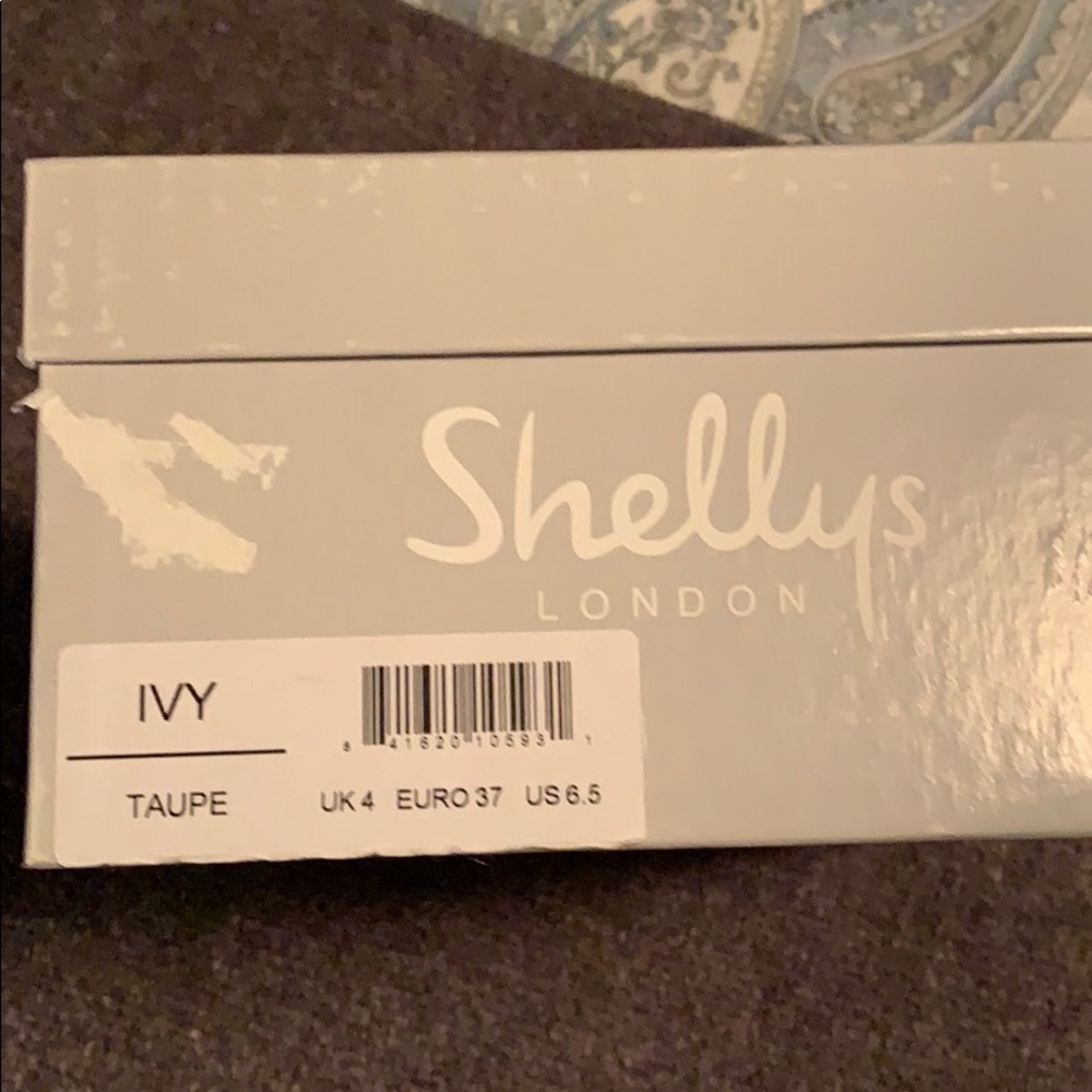 Shelly’s Sandals - Picture 4 of 4